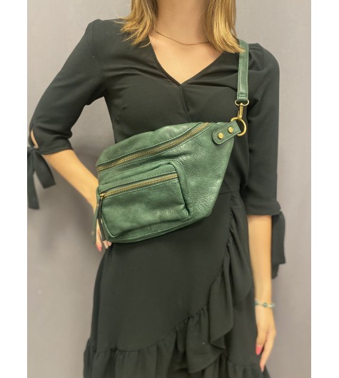 Sac synthé souple forme banane avec compartiment zippé devant 