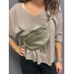 Sac synthé métallisé double zip forme petite banane.
