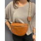 Sac synthé souple forme petite  banane.