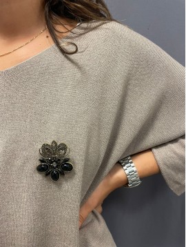 Broche - Couronne avec strass et perles 